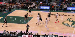 舉火燒天！阿倫順下暴力隔扣大洛 騎士轟出一波13-0打停雄鹿