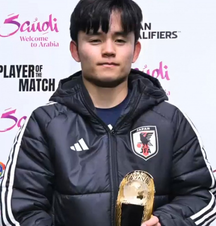 一傳一射閃耀全場！官方：久保建英當選日本2-0巴林全場最佳
